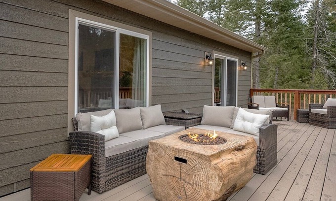 Dayton House | Still Creek Sanctuary, 15 Miles from Kalispell