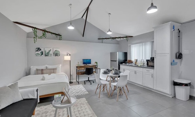 Westmont House | ★ Studio In nice Neighborhood near Ontario Airport