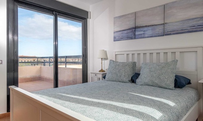 La Oliva House | Vacation Home 'The Bubble' with Sea View, Shared Pool and Wi-Fi