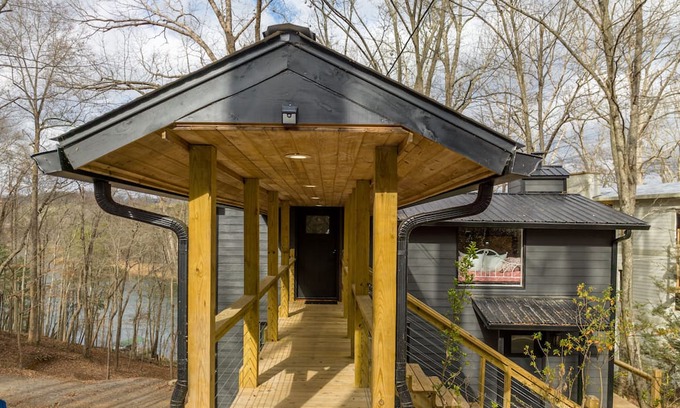 Blue Ridge House | All Decked Out Lake House