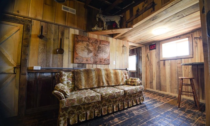 Tracy City House | Goat Pen Hostel - Overlook