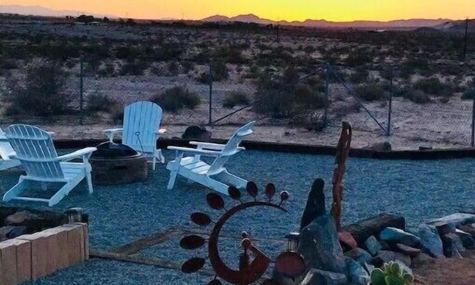 Wonder Valley Cabin | Secluded JT Desert Cabin w/Mt View/Hot tub/Stars & Outdoor Shower. Fenced/dogs!
