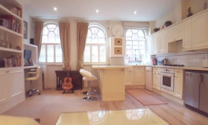 Finsbury Apartment | Spacious luxury central London 1-bed apartment
