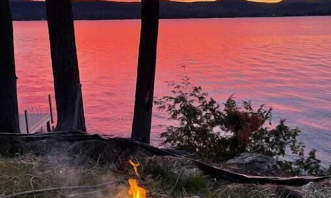 Fort Ann House | Lake front guest house!