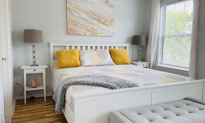 Mays Landing House | Upscale Town Home