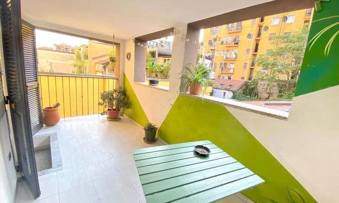 Lambrate Apartment | Conte Rosso House with double terrace in Lambrate