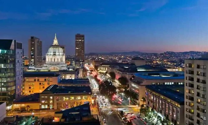 Civic Center Apartment | Studio with Rooftop Deck Near Hayes Valley - San Francisco Life Real Estate