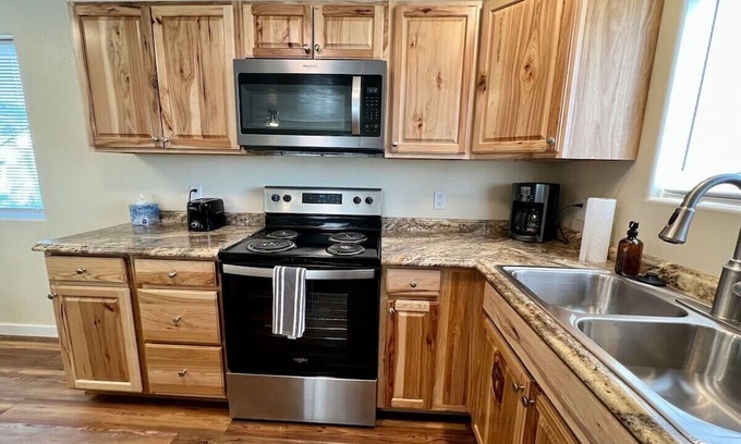 Helena House | New 2 bedroom home w/ patio