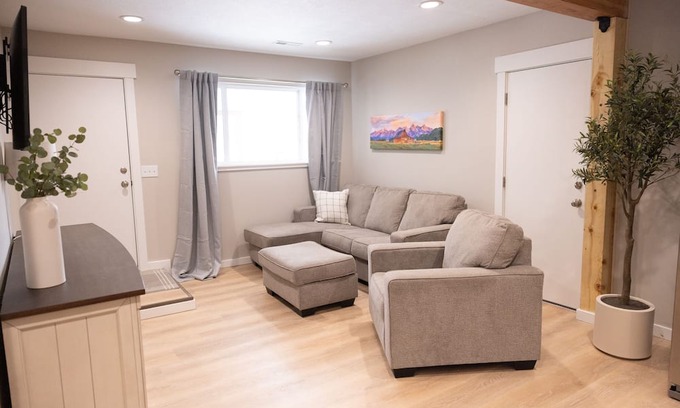 Frontier Condo | Discover Adventure in Kemmerer, WY! Remodeled VRBO with Attached Garage!