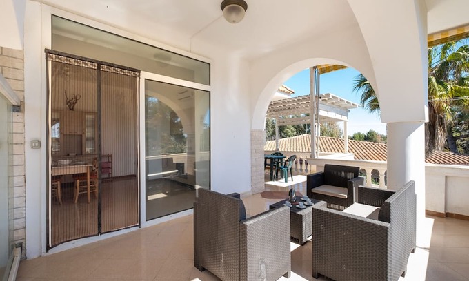 Punta Prosciutto Apartment | Apartment 'Villa Ada Rosa' with Private Terrace, Wi-Fi and Air Conditioning