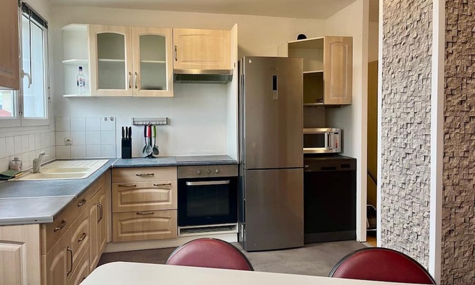 Besancon Apartment | Grand Appartement Lumineux de 4 Chambres 92m²