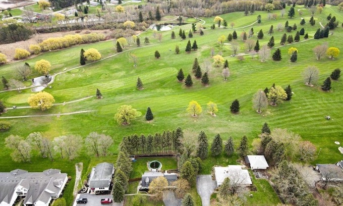 Batavia Cottage | Livia's Landing At The Golf Course