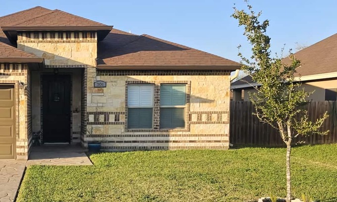 San Juan House | 3 bdr 2 bath open concept home.