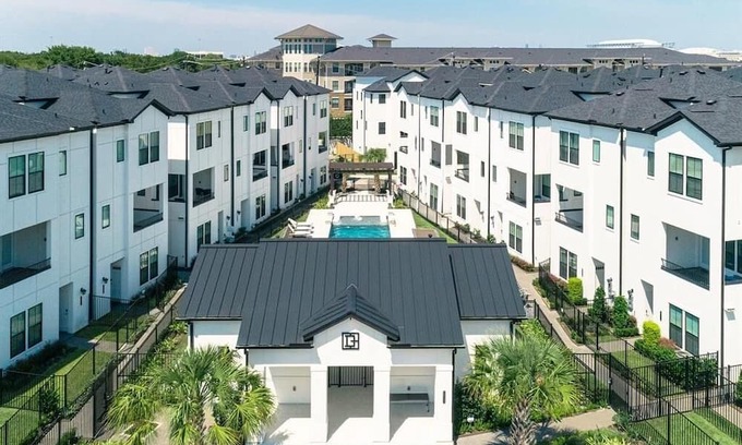 South Main House | Guesthouse/Private Room: Med Center & NRG Houston