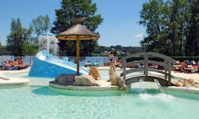 Canet-de-Salars House | Camping 4 étoiles - Parc aquatique - eeeaha