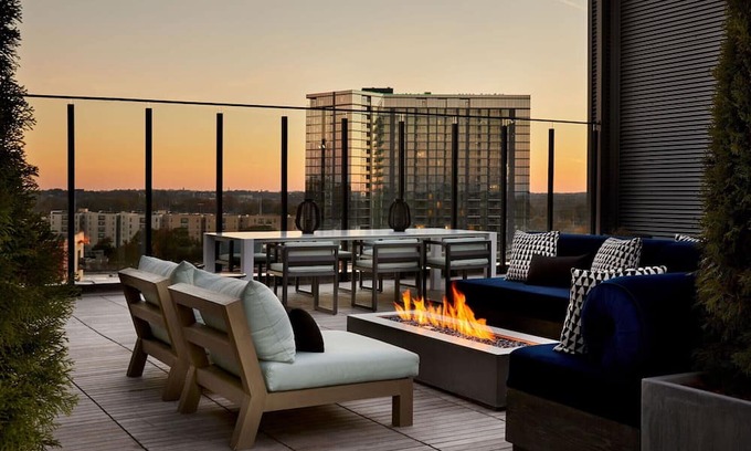 Westside Apartment | Modern Feng Shui Japanese Studio Suite - FREE PARKING