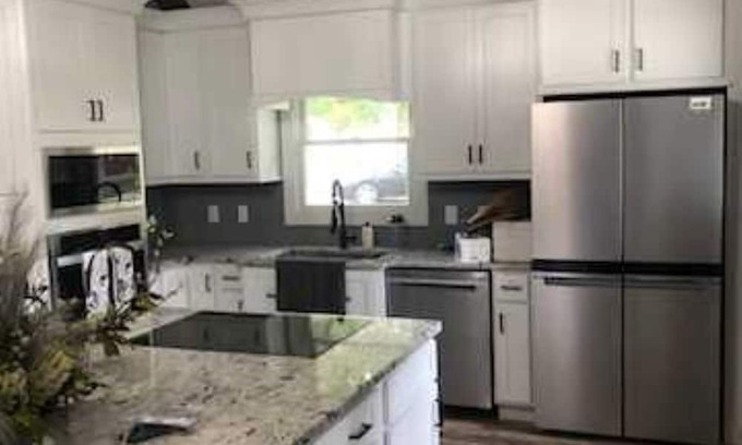Celina House | On a Grand Lake channel and walking distance to bike path, marina, and bar.