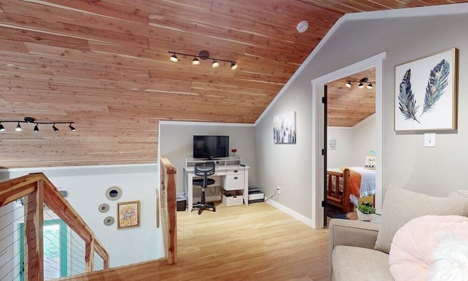 Clarkson House | lux barndos near nolin lake and mammoth cave
