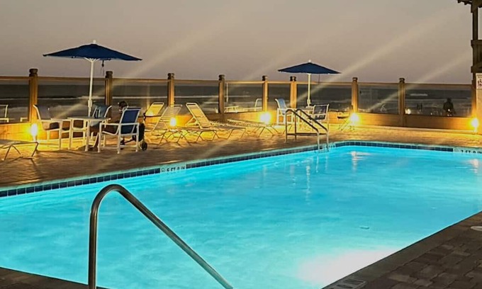 Bostwick Park Apartment | OCEAN FRONT Condo On The Beach