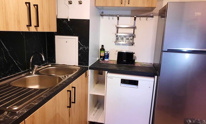 Bezons Apartment | Panoramic View of River - Calm - 6' Tram - 25' Paris - Parking- Netflix