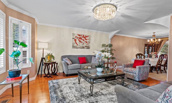 Vancouver House | Gorgeous 2963 SQ' Fully Furnished 4 Bedrooms House