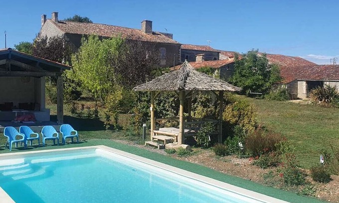 Nieul-sur-l'Autise House | Maison de Charme Avec Piscine sud Vendee