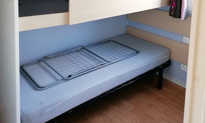 Bollezeele House | Joli Mobil Home 2 Chambres Dans un Camping Familiale
