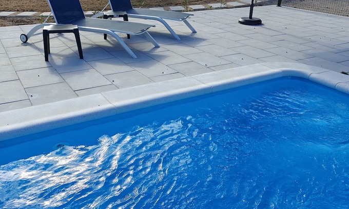 Porches Villa | Casa Familiar com Piscina e Parque Para Crianças