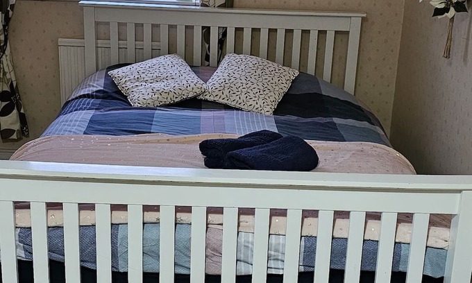 Openshaw House | 2 Bedroom Home Away From Home