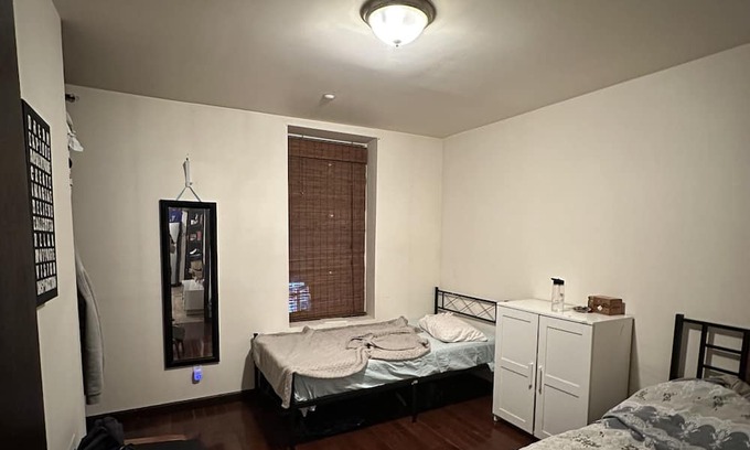 Center City East Apartment | Cozy room in old city! 5 minutes famous restaurants and historical places!