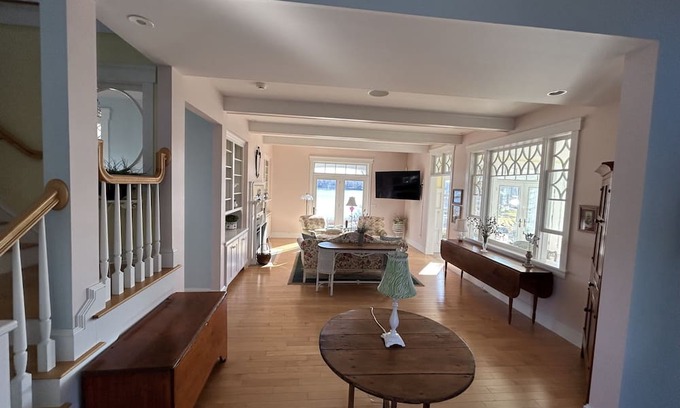 Newcastle House | Luxury harbor side home on the Damariscotta River Short walk to town