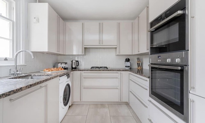 Euston Apartment | Spacious 3BR 2BA Near Madamme Tussauds