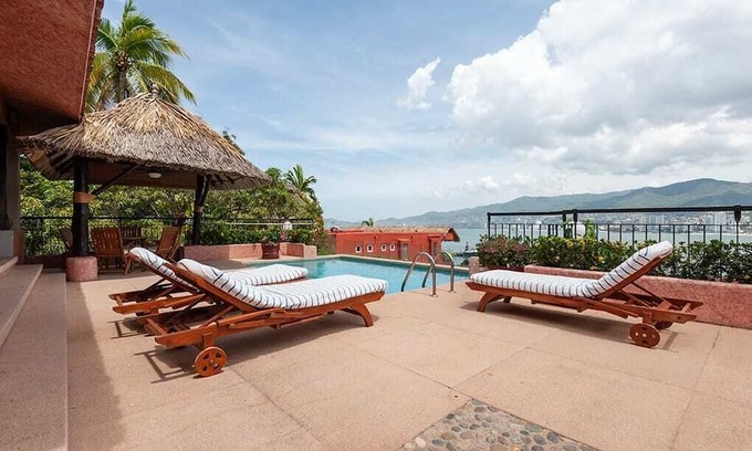 Playa Guitarron House | Spacious and Beautiful Beach House in Las Brisas