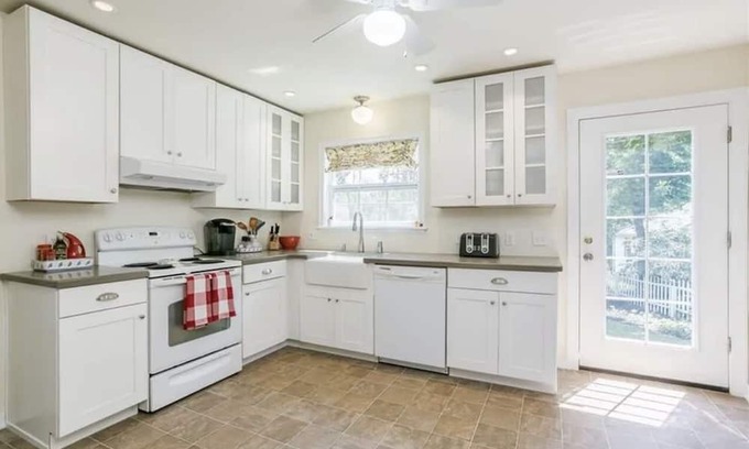 Rochester House | Gem of Brighton-Close to UofR, Strong, St.John Fisher, downtown and more.