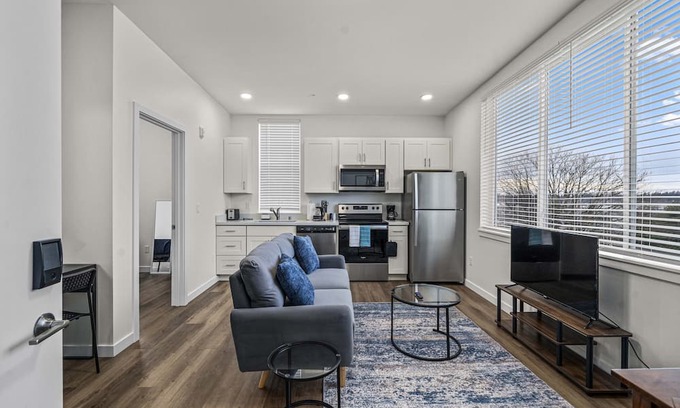 South Tacoma Apartment | Stylish 10 Apartment Units near Fort Lewis