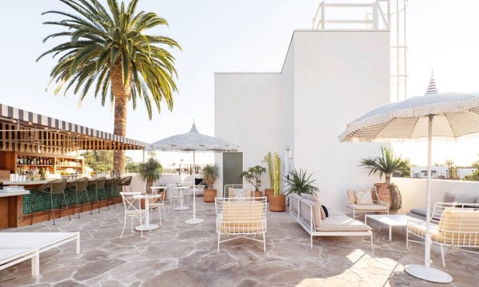 Sunset Junction House | The Deluxe King at Silver Lake Pool and Inn, Pets Allowed, Outdoor Pool