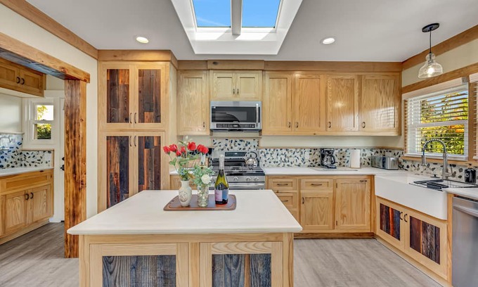 Altadena House | Universal Studio Rose Bowl and A Wonderful Home