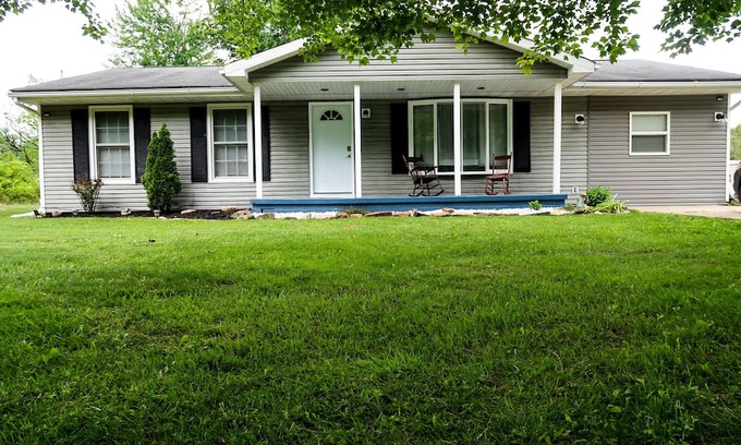 Chillicothe House | Relaxing County Home 2 Bedroom, 2 Bathroom