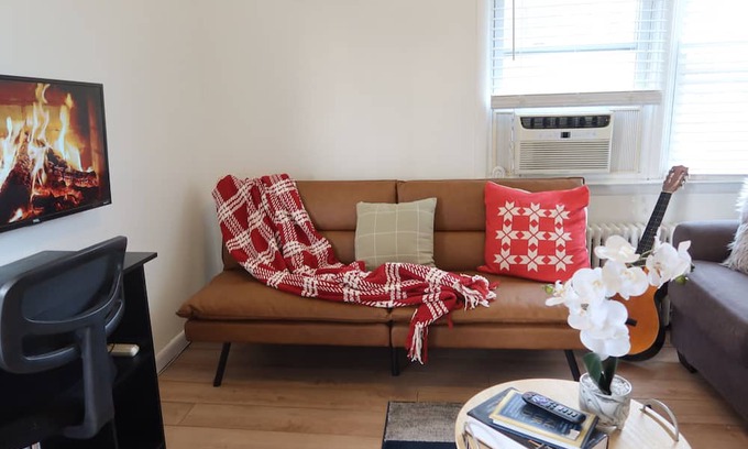 Elmwood Park House | The Cozyhouse - House of serenety