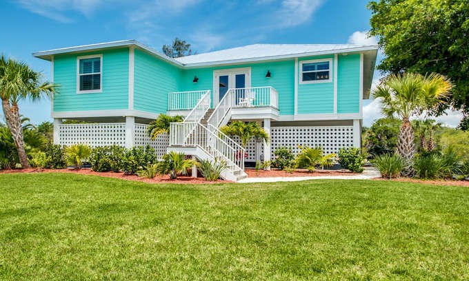 Beachview Country Club Estates Villa | Cape Coral 857 - Three Bedroom Villa, Sleeps 10