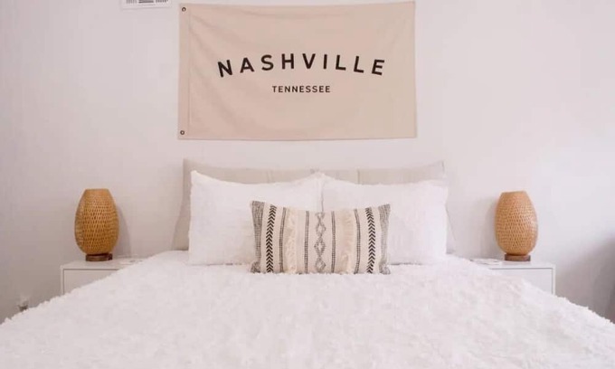 Madison Apartment | Stay Gold Bungalow