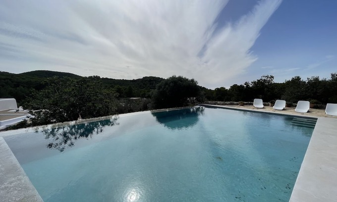 Santa Ines Villa | Renovated magical authentic villa in peaceful nature, walking path to the sea