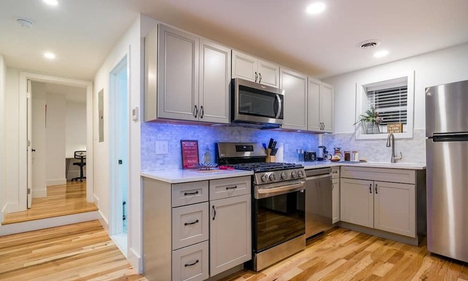 Corn Hill House | This house is a 1 bedroom(s), 1 bathrooms, located in Rochester, NY.