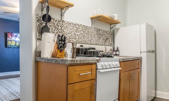 Allentown House | Buffalo - Allen Street 1