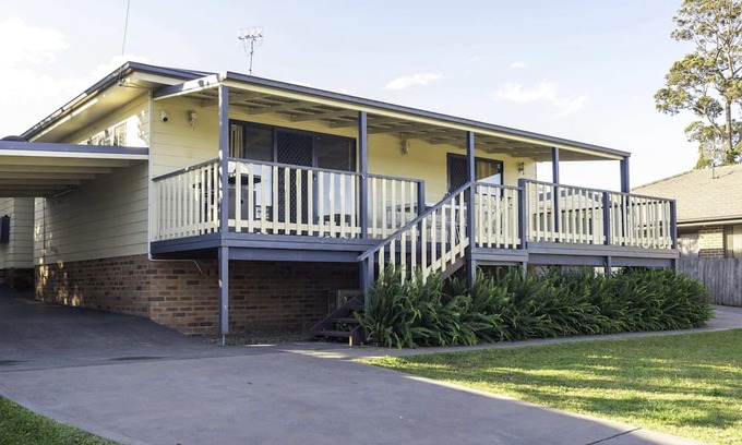 St. Georges Basin House | Jervis Bay - 1O-15 Min Drive to Famous Hyams Beach