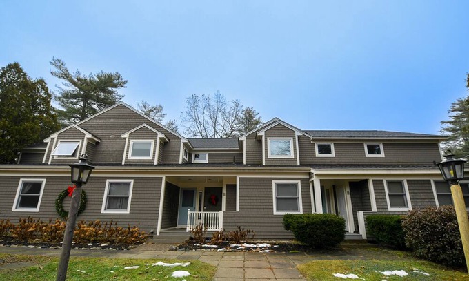 North Bridgton Condo | Luxurious condo on Long Lake, just steps away from large association beach!
