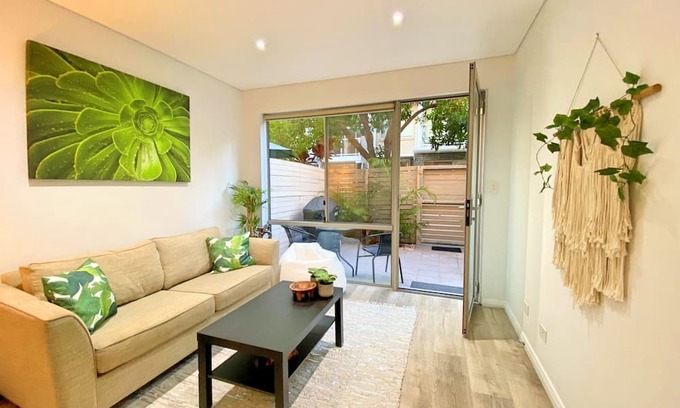 Caringbah Apartment | Caringbah Palms - Peaceful and Private