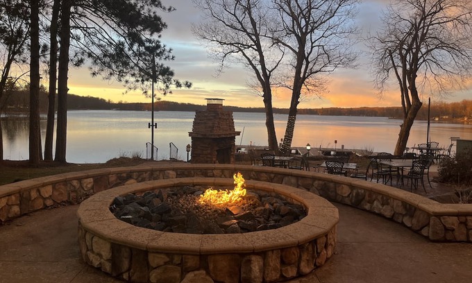 Balsam Lake House | Balsam Lake Retreat, Cozy 2 bedroom 2 bathroom townhome located .5 mi from town!