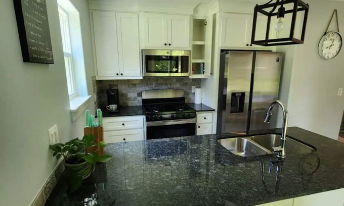 Bentonville - Fayetteville Apartment | New house in the natural state
