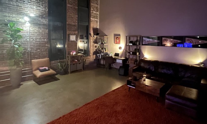 Cabbagetown Apartment | 1,200 sq ft LOFT within walking distance of the Beltline and other shops!
